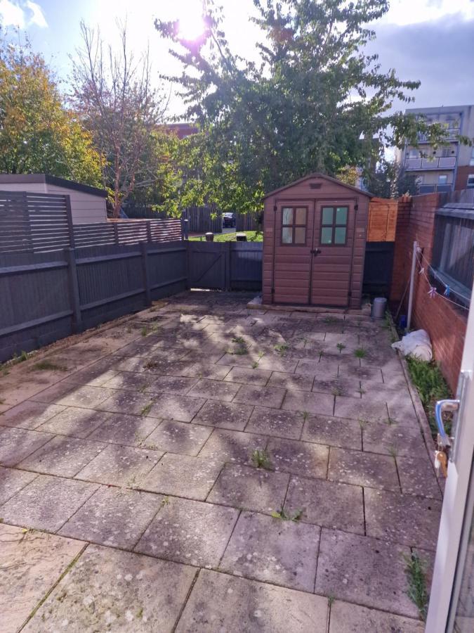 Ko 3 Bed House Apartment Dartford Exterior photo